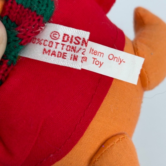 Vintage Winnie The Pooh Mini Plush Ornament Christmas Scarf Hat Winter Retro - Picture 4 of 8